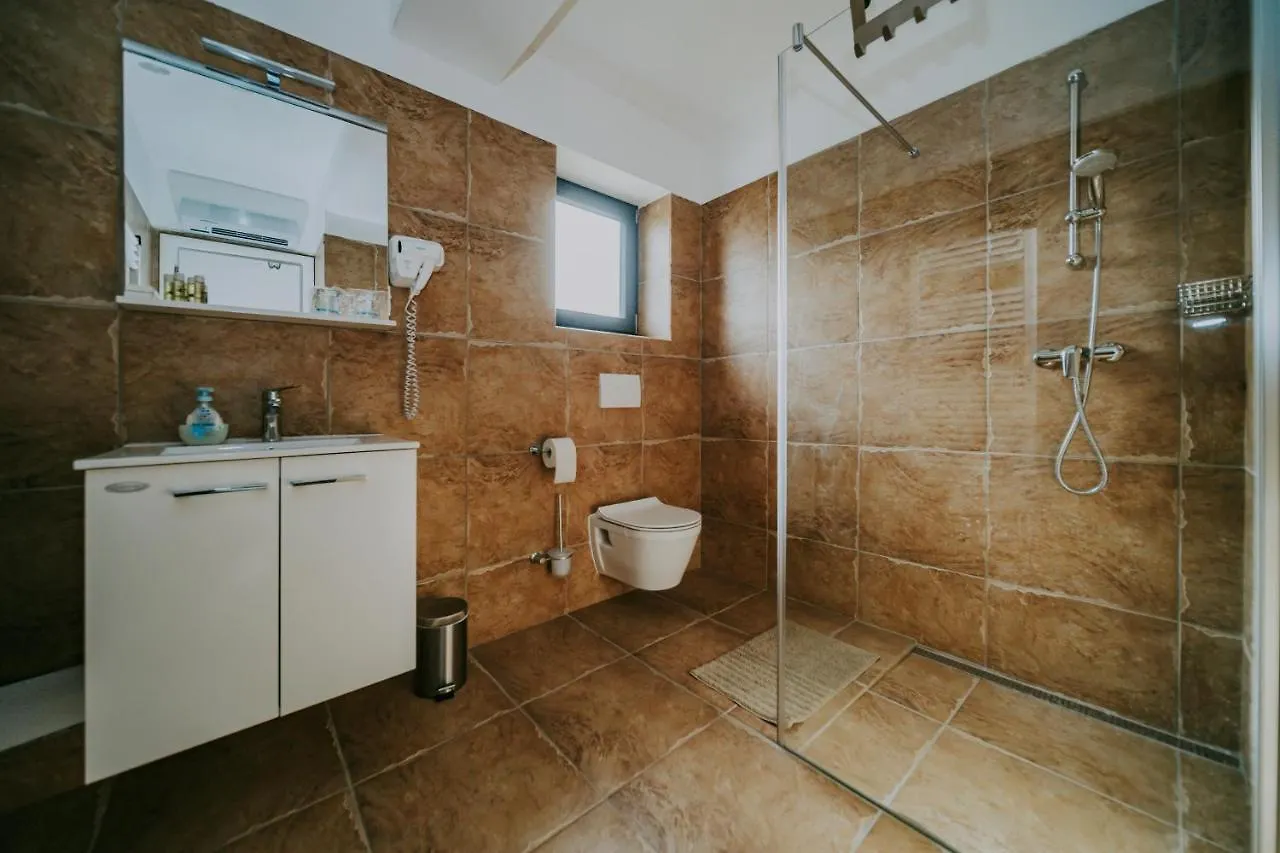 בוג'ה Villa Laurus Residence